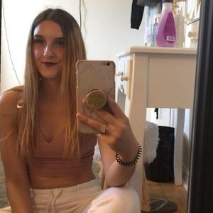 Meet your Posher, Angela